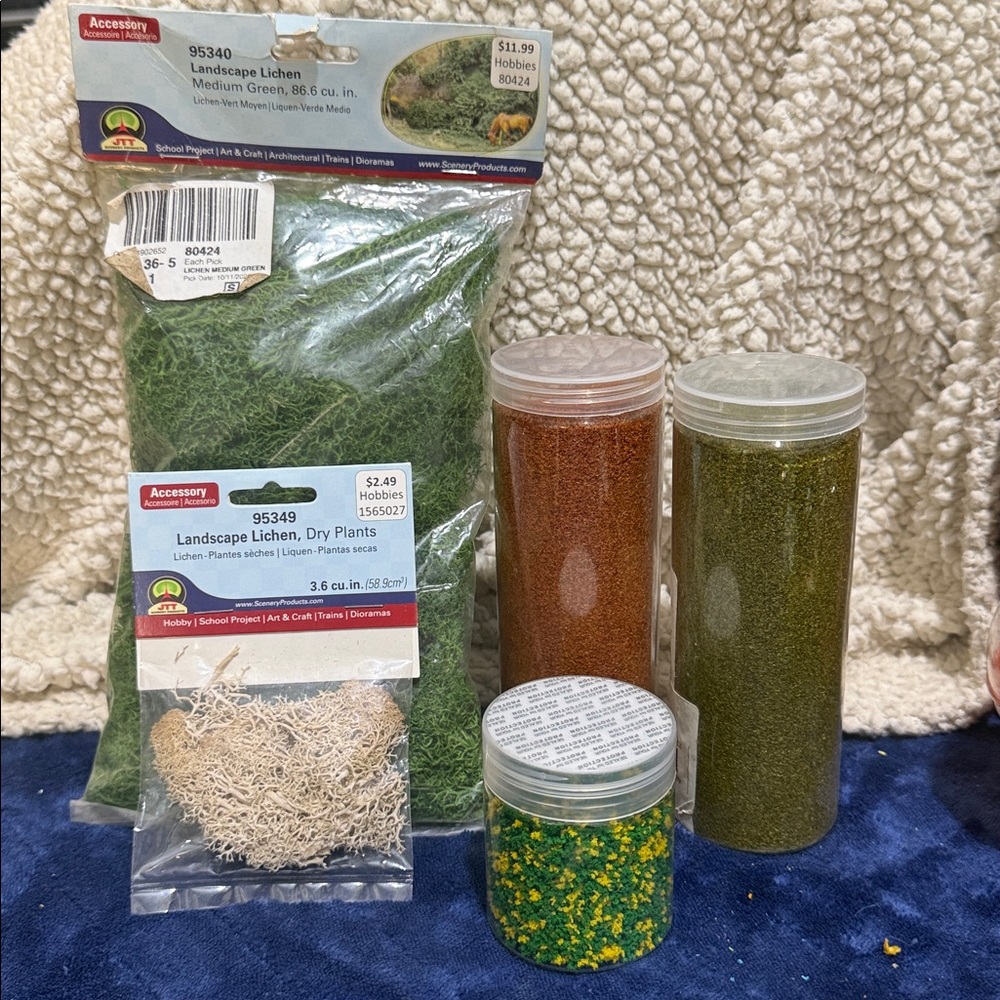 Scenery Modeling Flock & Lichen Set with Green & Yellow Accents